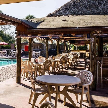 Quality Inn And Suites Golf Resort Golden Gate Exterior photo