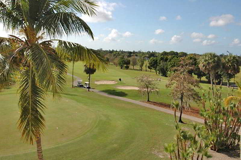 Quality Inn And Suites Golf Resort Naples Facilities photo