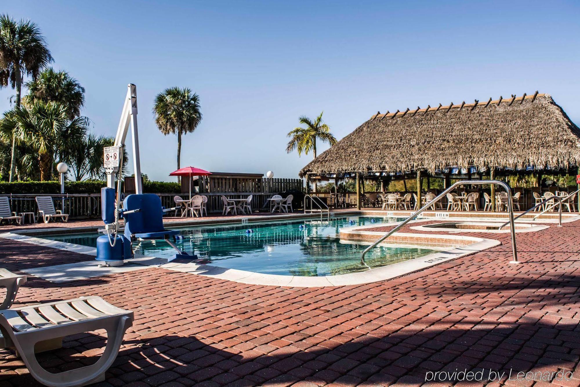 Quality Inn And Suites Golf Resort Golden Gate Exterior photo